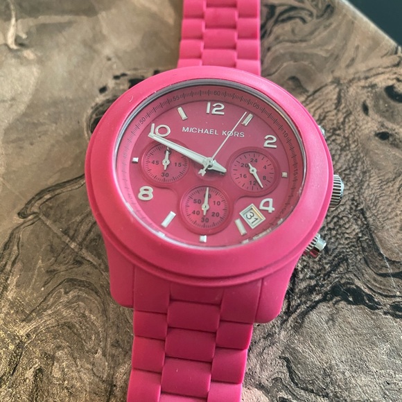 Micheal Kors Sport watch - Picture 2 of 5